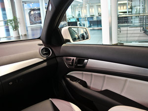 2012AMG C 63 CoupeӸа п؅^