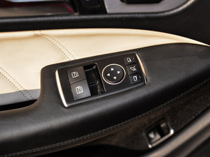 2012AMG C 63 CoupeӸа п؅^