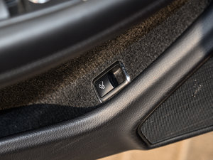 2012AMG C 63 CoupeӸа п؅^