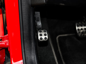 2012A(y)MG C 63 CoupeӸа п؅^(q)