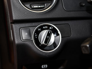 2012A(y)MG C 63 CoupeӸа п؅^(q)