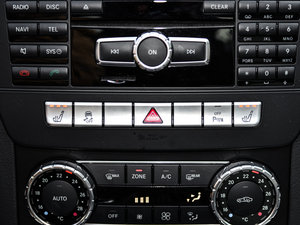 2012A(y)MG C 63 CoupeӸа п؅^(q)