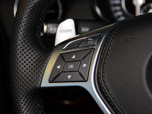 2013��AMG SL 63 �п؅^