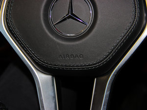 2013��AMG SL 63 �п؅^