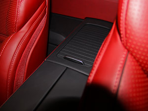 2013��AMG SL 63 �п؅^