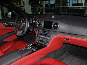 2013��AMG SL 63 �п؅^