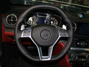 2013��AMG SL 63 �п؅^