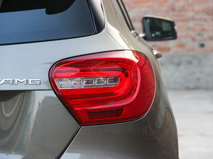 2014款AMG A 45 尾灯