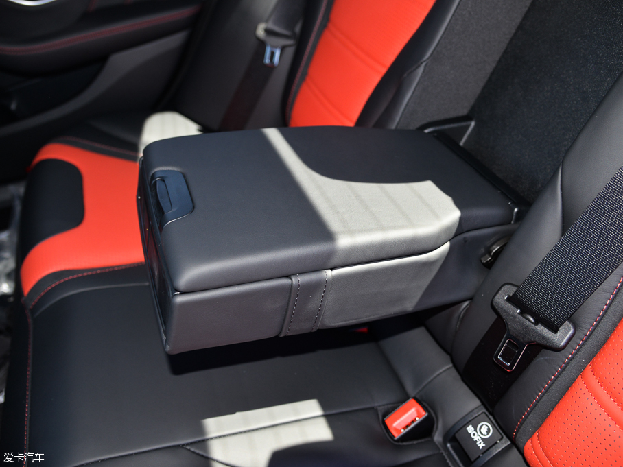 2015YC(j)AMG AMG C 63