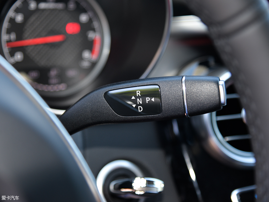 奔馳AMG2015款奔馳C級(jí)AMG