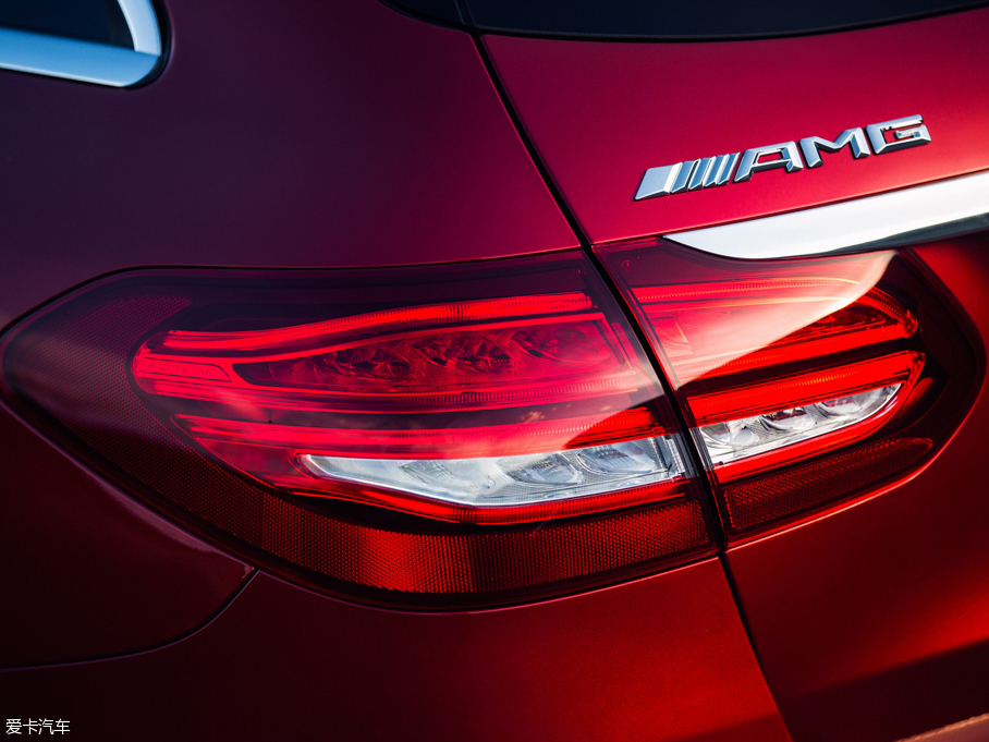 2015YC(j)AMG AMG C 63 а