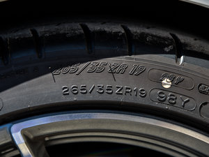 2015A(y)MG C 63 ݆̥ߴ