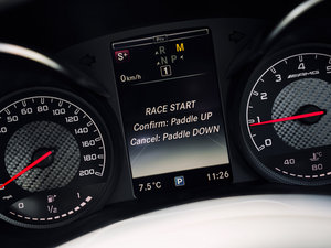 2015AMG C 63 а п؅^