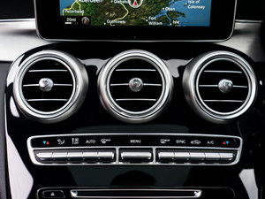 2015AMG C 63 S п؅^