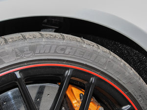 2015A(y)MG C 63 S ݆̥Ʒ