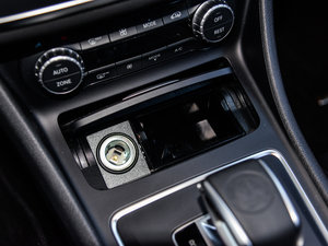 2015A(y)MG GLA 45 4MATIC g