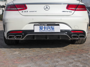 2015款AMG S 63 Coupe 4MATIC 排气管
