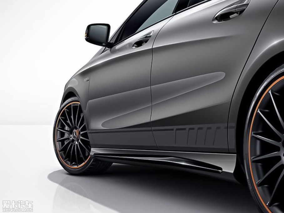 2015��AMG CLA�C��܇ OrangeArt Edition