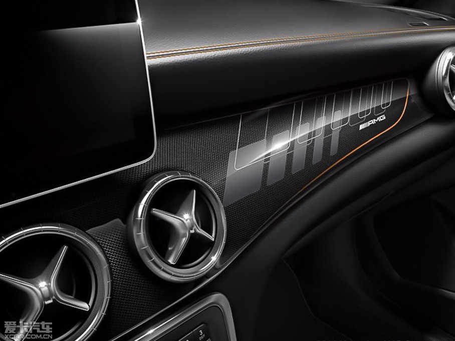 2015��AMG CLA�C��܇ OrangeArt Edition