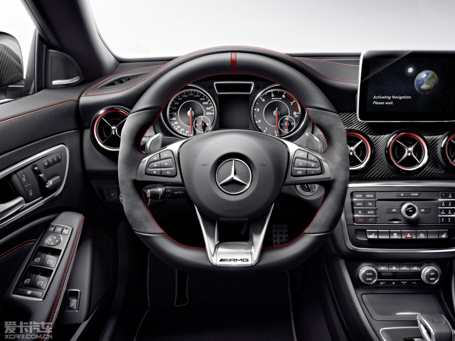2015��AMG CLA�C��܇ ������