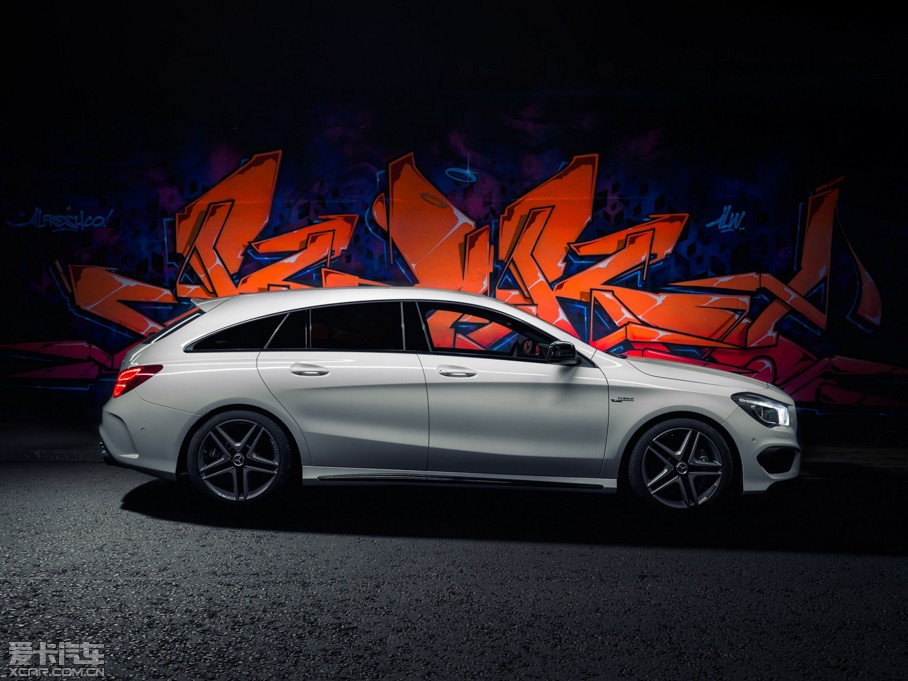 2015��AMG CLA�C��܇ ������