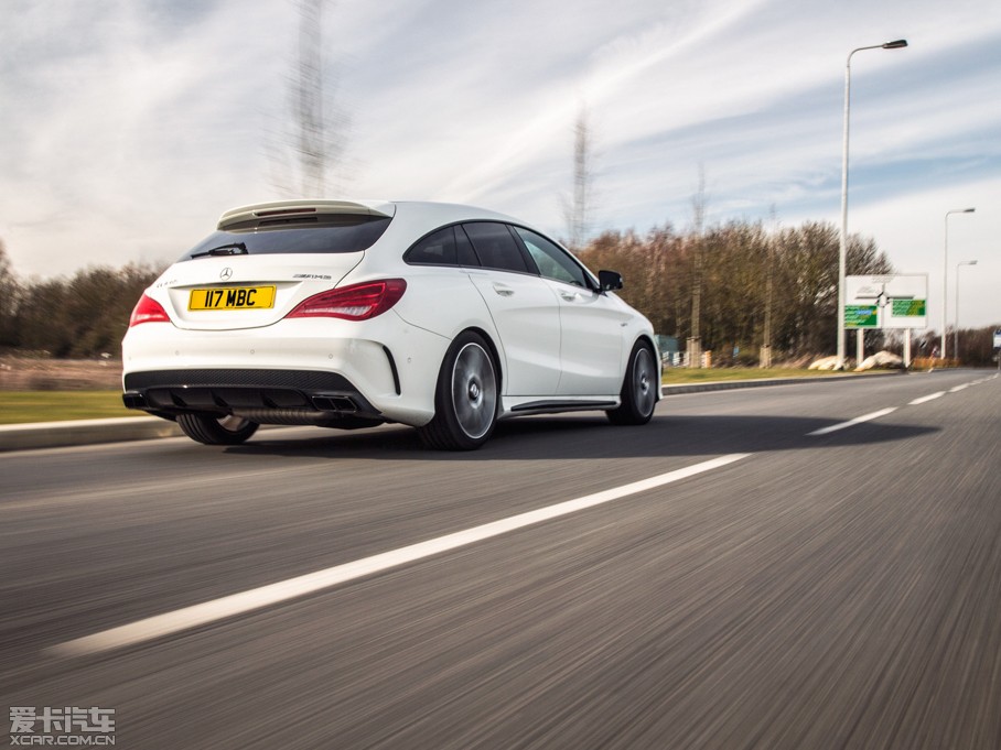 2015��AMG CLA�C��܇ ������