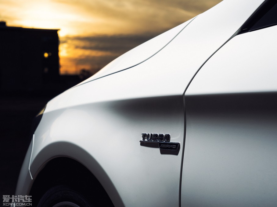 2015��AMG CLA�C��܇ ������