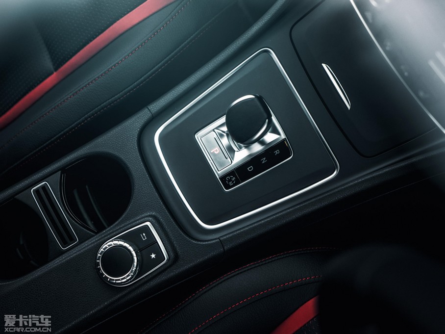 2015��AMG CLA�C��܇ ������