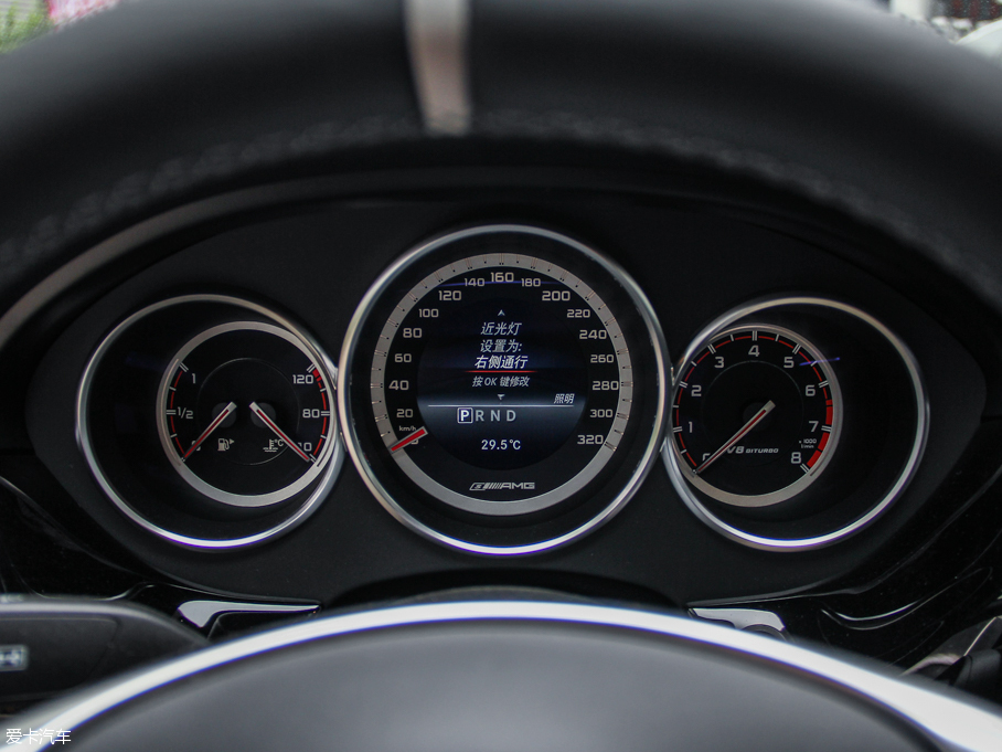 奔驰amg中控,奔驰中控 【2015款奔驰cls级amgcls 63 amg s 4matic_中控区_4/592张图片】