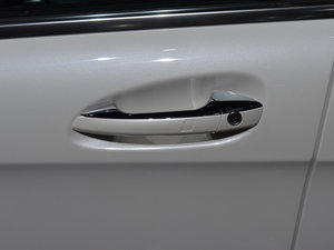 2015��AMG CLS 63 S 4MATIC �������^