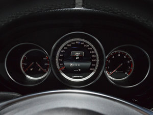 2015��AMG CLS 63 S 4MATIC �п؅^