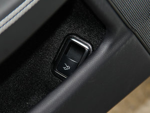 2015��AMG CLS 63 S 4MATIC ���g����