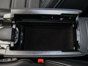 2015��AMG CLS 63 S 4MATIC ���g����