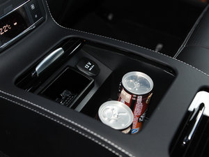 2015��AMG CLS 63 4MATIC ���g����