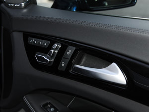 2015��AMG CLS 63 4MATIC ���g����