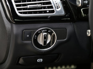 2015��AMG CLS 63 4MATIC ���g����