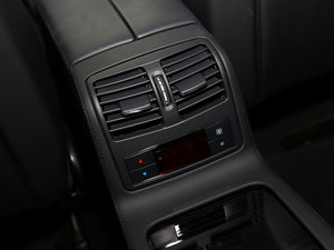 2015��AMG CLS 63 4MATIC ���g����