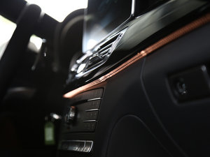 2015��AMG CLS 63 4MATIC ���g����