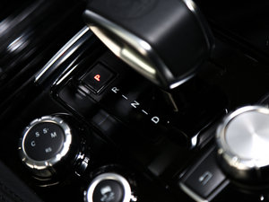 2015��AMG CLS 63 4MATIC �п؅^