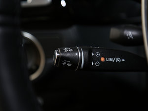 2015��AMG CLS 63 4MATIC �п؅^