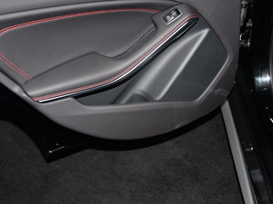 2016款AMG A 45 4MATIC 空间座椅