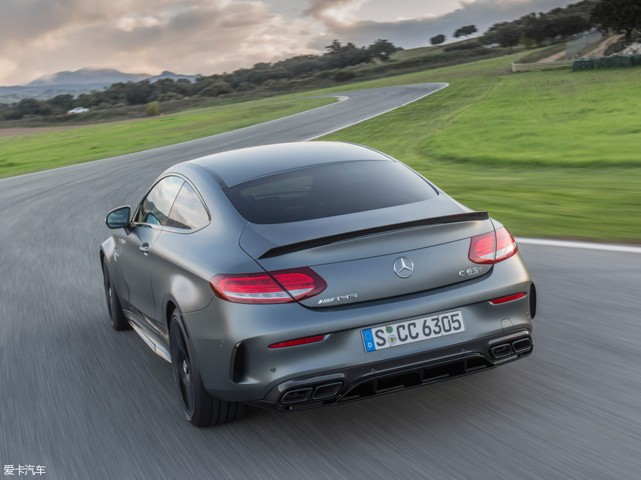 【2016款奔驰C级AMGC 63 S Coupe_整体外
