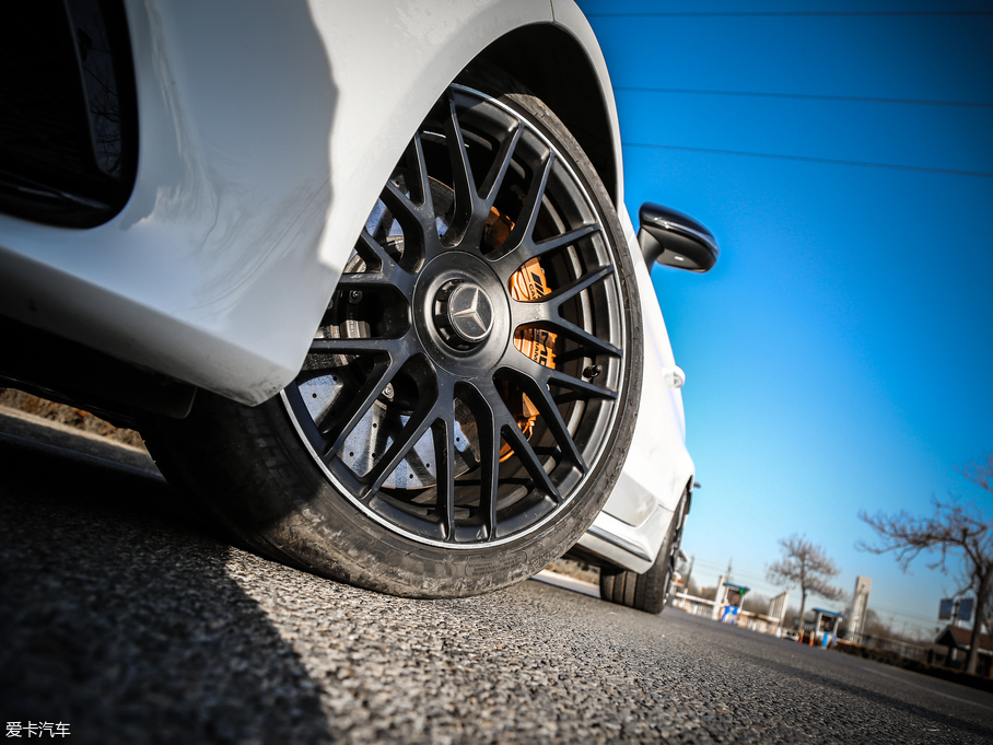 2016YCAMG AMG C 63 S Coupe