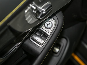 2016AMG C 63 Coupe  {܇ƅ^	