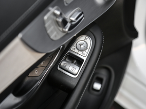 2016AMG C 63 S Coupe {܇ƅ^	