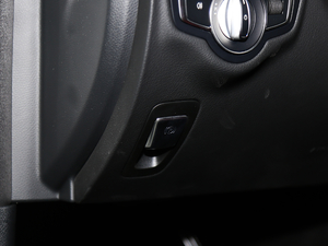 2016A(y)MG C 63 Coupe v܇Ƅ