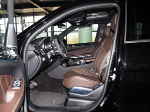 2016款AMG GLS 63 4MATIC 前排空间
