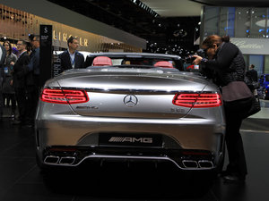 2016��AMG S 63 4MATIC Cabriolet Edition 130 ���w���^