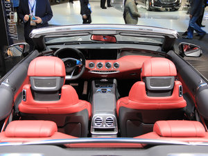 2016��AMG S 63 4MATIC Cabriolet Edition 130 �п؅^