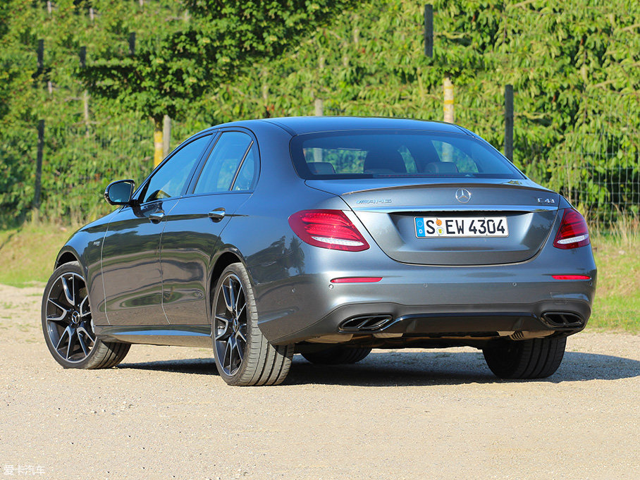 2016款奔驰e级amg e 43 amg 4matic